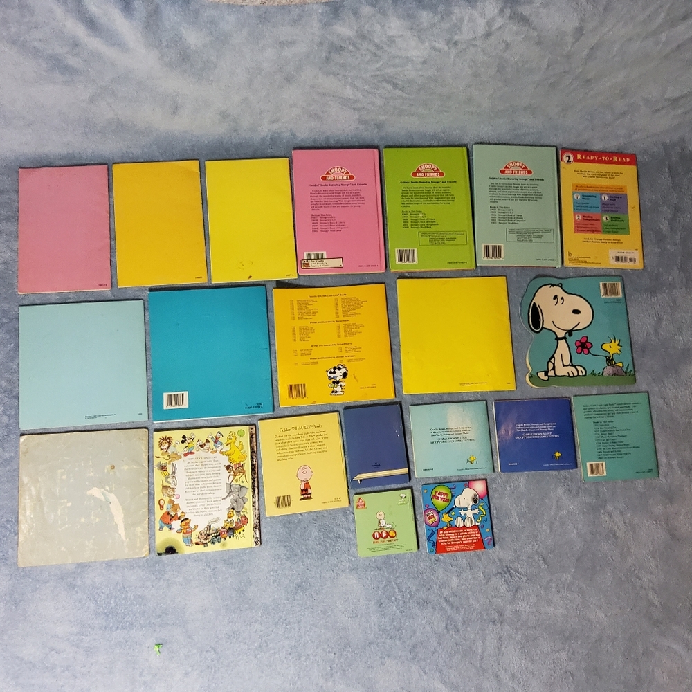 Large Lot of 21 Vintage Peanuts & Snoopy Books - Little Golden Books, ABCs, 123s - Picture 4 of 8